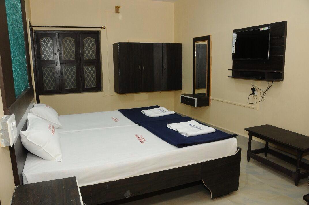 Tripura Sundari Residency Hotel Madanapalle Exterior photo